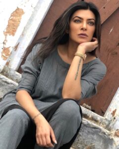 Sushmita Sen Instagram - #IAM ❤️ 
The shortest resume that says it all!!!😉💋

I love you guys!!! Here’s to your “I AM” quotient…rest all transient!!👍😍💃🏻 mmuuuaaah!!!