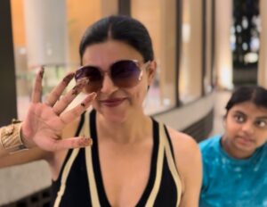 Sushmita Sen Instagram - Thank you God!!!!🤗❤️💃🏻

The ‘universe’ conspires in your favour Alisah & @reneesen47 😉😜😄❤️💋This journey of life with the both of you by my side…is the ultimate celebration!!! I love you infinity 💋

#duggadugga #Maa ❤️