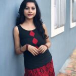 Suza Kumar Instagram - The long poojai holidays is here 😍 happy #saraswatipuja #dussehra ✨🧡 Be blessed and have a great time with family nd frnds ❤️😘 . . #festivalvibes #beblessed #lifeisbeautiful #grateful #happygirlsaretheprettiest 💗☺️😊♥️
