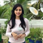 Suza Kumar Instagram - Short hair trial 💇🏻‍♀️🙈🧡 Wanted to go more short but my mom would kill me if I cut more 😂🤪 . #chopchop #shorthair #livelovelaugh #livethelifeyoulove #loveyourself ✨♥️