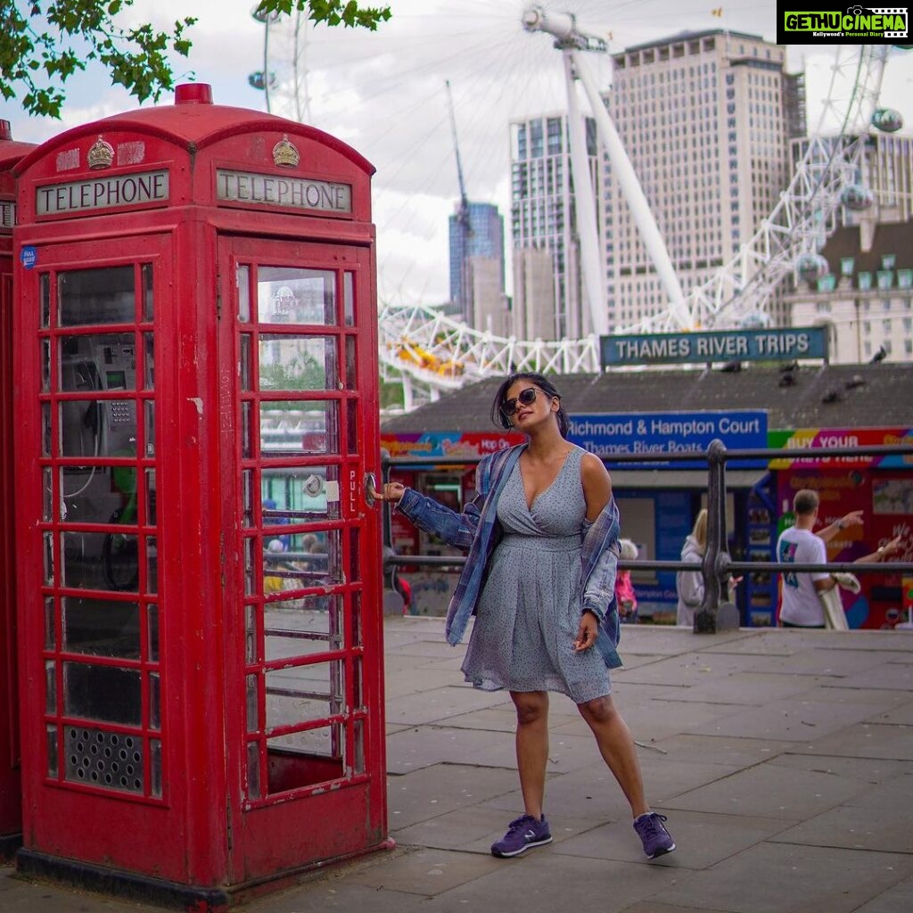 Swagatha S Krishnan Instagram - Just call me maybe ? did just that . Not call maybe ;) ☎ photography: @bullishpixels @_lost_in_transit #london