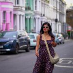 Swagatha S Krishnan Instagram – யார் இந்த சாலை ஓரம் பூக்கள் வைத்தது
காற்றில் எங்கெங்கும் வாசம் வீசுது 🌸 Le’ amaze max photographer @bullishpixels @_lost_in_transit 🌸#london #nottinghill #streetphotography