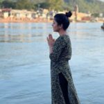 Swagatha S Krishnan Instagram - Ma Ganga 🙏🏼 Wishing and praying for all of us to the mighty mother Ganga from Rishikesh . She s the greatest mother and medicine that has been gifted to us. 🙏🏼 #jaigangamaiyya