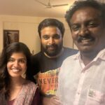 Swagatha S Krishnan Instagram - மாலைப் பொழுதிலொரு மேடை மிசையே   🌸 There are few people who are there for you as family, who believe, encourage and motivate you to be ur best. It was a truly memorable early dinner evening at home with a lot of conversations, learning and laughter with dearest @sasikumardir sir and @virumandi_dir sir. #lifeisbeatiful #moments