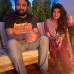 Swagatha S Krishnan Instagram - மாலைப் பொழுதிலொரு மேடை மிசையே   🌸 There are few people who are there for you as family, who believe, encourage and motivate you to be ur best. It was a truly memorable early dinner evening at home with a lot of conversations, learning and laughter with dearest @sasikumardir sir and @virumandi_dir sir. #lifeisbeatiful #moments