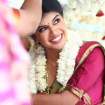 Swagatha S Krishnan Instagram - Happy Ugadi 🌺 Saree : @shruseternity Jewellery : @fineshinejewels Blouse : @dimahfashion Makeup and Hair : @anjusartistry Photography : @bala_g_studio Location : @namamigangesresort #wedding #oonjal