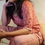Swagatha S Krishnan Instagram - BTS Neyar viruppam . in between shoots are actually fun with my people around @anjusartistry thanks for the video darling ! Also here s bit of singing for ya’ll my insta vaathis. ♥️#singer #songs #music #bts