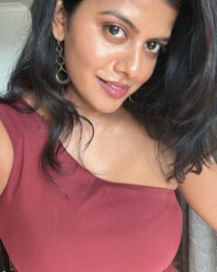 Swagatha S Krishnan Instagram - புதியதல்ல முத்தங்கள்
இனி பொய்யாய் வேஷம் போடாதே ♥️ #workacation