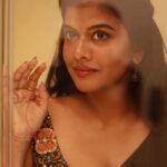 Swagatha S Krishnan Instagram - 🌻photography @hakunamatata_sai makeup & Hair @anjusartistry