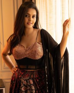 Swathishta Krishnan Instagram - Lehenga is headed for world dominance🥻
.
.
.
Wearing @_.rubeenavogueofficial._ 
Mua @vishaa_hairandmakeup 
Hairdo @anu_hairstylist_sareedrapist 
Shot by @mikkie_photographhy 
EC @sabu.dxb 
Jewellery @fineshinejewels