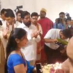 Tanishaa Mukerji Instagram - Watch | @tanishaamukerji performs aarti at Maharashtra CM Eknath Shinde’s residence during Ganesh Festival #tanishaamukerji #eknathshinde #GaneshFestival #GaneshChaturthi #GanpatiBappaMorya