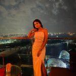 Tanvi Dogra Instagram - When you can see the best view from the top ❤️ @marinabaysands @celavisingapore ❤️ Cé La Vi Restaurant and Skybar - Marina Bay Sands