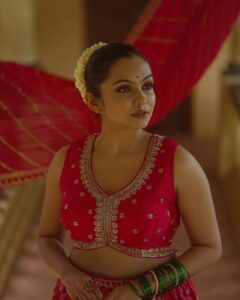 Tanvi Ram Instagram - मनमर्जियां

Inframe @tanviram 
Photographer @jaisonmadany 
Styled @geethanjali_897 @sandra_resmi 
Wearing @madebymilankochi 
Videographer @grapherme 
Edit @salgu_maan
MUA @zara___makeover 
Technical support @rcanandhu @annica_._