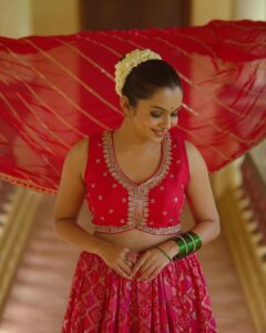 Tanvi Ram Instagram - मनमर्जियां

Inframe @tanviram 
Photographer @jaisonmadany 
Styled @geethanjali_897 @sandra_resmi 
Wearing @madebymilankochi 
Videographer @grapherme 
Edit @salgu_maan
MUA @zara___makeover 
Technical support @rcanandhu @annica_._
