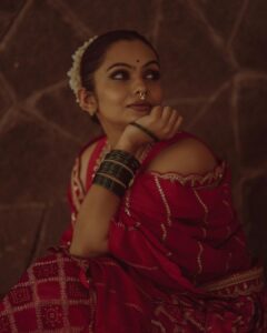 Tanvi Ram Instagram - मनमर्जियां

Inframe @tanviram 
Photographer @jaisonmadany 
Styled @geethanjali_897 @sandra_resmi 
Wearing @madebymilankochi 
Videographer @grapherme 
Edit @salgu_maan
MUA @zara___makeover 
Technical support @rcanandhu @annica_._
