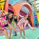 Tanya Sharma Instagram - Core memories made with my best ❤️🌈 what a fun day at the @resortsworldgenting amusement park ! #bestfriends #trip #girlstrip #travel #malaysia #travelgram #barbie Genting SkyWorlds