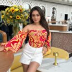 Tanya Sharma Instagram - Sundaying with this beautiful view from @aermumbai ! . . Top - @liyokki Styled by - @rimadidthat #sunday #instagood #aer #sunset #ootd #love #tanyasharma #instafashion Aer Lounge, Four Seasons, Mumbai
