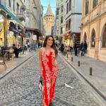 Tanya Sharma Instagram - My travel experience in Istanbul was very much different than my other vacations … it was wonderful exciting tiring exhausting and a very unique experience and I don’t think I can sum up the whole thing with few pictures but I try and hope you’ll like it too 😊💕💃🏼 #istanbul #travel #streets #live #love #travelgram #turkey #tanyasharma Istanbul, Turkey