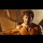 Tiger Shroff Instagram - Some of my fav bits from #lovestereoagain song out now!❤️✨🎶 @edwardmayaofficial x #TigerShroff x @zarakhan x @tanishk_bagchi #tseries @tseries.official #BhushanKumar @shraddhapandit @vikajigulina @eldarmansurov_official @shuntymanish @poojasinghgujral @zui_vaidhya @azeemdayani @rishikaysh09 @shyamydv08 @shubhamrevankar_ _ @i_am_piyush_gurbhele @lokesh_sonare