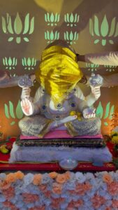 Urvashi Dholakia Instagram - GANPATI BAPPA MORYA 🙏🏻💐✨
:
:
#2023 #ganeshchaturthi #firstlook #gratitude #❤️#🙏🏻
