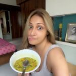 Urvashi Dholakia Instagram - Yessss it’s time I started CANDID pics ! 🥰 why should I shy away from showing my true self ?? : : #urvashidholakia #candid #selfie #unfiltered #nomakeup #saturday #mood #thisisme #❤️