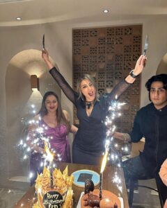 Urvashi Dholakia Instagram - Eternally blessed & and grateful for being surrounded by a beautiful family, and the most amazing friends, who have stood by me all along ❤️ Thank you all so much for making my birthday so special as always but this one was clearly the best ❤️❤️❤️❤️❤️❤️ #happybirthdaytome 🙏🏻🥂