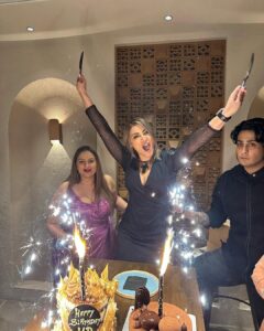 Urvashi Dholakia Instagram - Eternally blessed & and grateful for being surrounded by a beautiful family, and the most amazing friends, who have stood by me all along ❤️ Thank you all so much for making my birthday so special as always but this one was clearly the best ❤️❤️❤️❤️❤️❤️ #happybirthdaytome 🙏🏻🥂