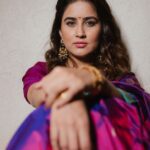 Vaidehi Parashurami Instagram - साडी = प्रेम Saree - @pratha_sarees Hair by @nilampatel12 Make-up by @vinayak_makeup Shot by @trilogy_works Managed by @prernaasuryawanshi Assisted by @poojatayde #StarPravahGaneshotsav2023