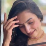 Vaishnavi Gowda Instagram - ಎಲ್ಲರಿಗೂ ಯುಗಾದಿ ಹಬ್ಬದ ಶುಭಾಶಯಗಳು , ಬೇವು ಬೆಲ್ಲ ಸವಿಯುತ ಕಹಿ ನೆನಪು ಮರೆಯಾಗಲಿ, ಸಿಹಿ ನೆನಪು ಚಿರವಾಗಿಲಿ ✨🙏🏻