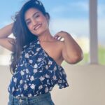 Vaishnavi Gowda Instagram - Friday feeling 🪁💙