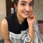 Vaishnavi Gowda Instagram - Don’t look at the caption.. look at the selfie’s 😉