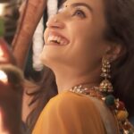 Vaishnavi Gowda Instagram - When you are dressed colourfully… can’t help but to do this reel 😬🤍 Outfit- @rentyourlook_by_chandangowda 🎥- @m_bharathgowda Jewellery- @rentmyjewels