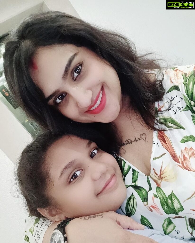 Vanitha Vijayakumar Instagram - #internationalgirlchildday #girlchildday #girlpower #daughter #daughters #motherhood to both my pillars of strength the reason for my everything,my besties,my moms❤️ live your life to the fullest and achieve your dreams .amma has your back like you always have mine💪#yougogirl