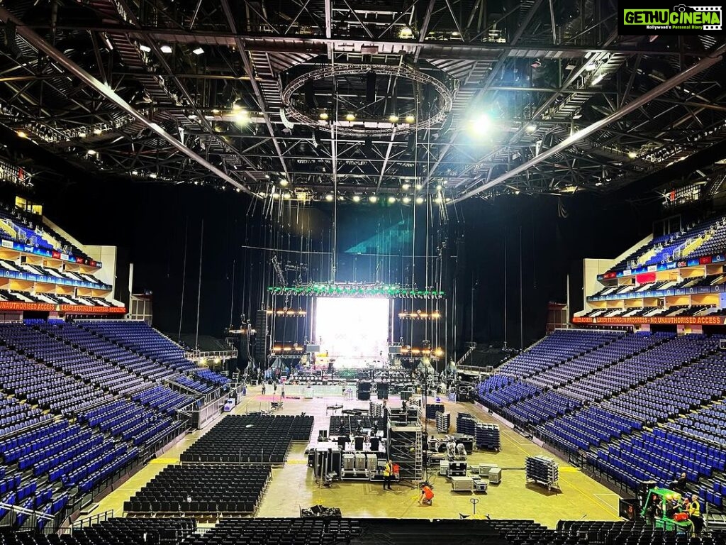 A. R. Rahman Instagram - About Last Europe Tour For @arrahman Live Concert | Germany 🇩🇪 | UK 🇬🇧 | Switzerland 🇨🇭 | Paris 🇫🇷 Engineers : Front of house engineer - @riyasdeenriyan ( Digico SD7Q ) Monitor Engineers - @markthomas89 @raghuramankutty ( Digico 338 ) System Engineer / Audio Director - @warrendsouza PA System - @l.acoustics.official | @adamson_systems_engineering at Paris Lighting Engineer - @haroldferns Visual Jockey - @sanchit_satish Visuals - @jcal1990 Musicians: Drummer 🥁 - @ranjitbarot1 Bassist 🎸 - @nilanjana_bassinger Percussionist 🪘- @sanketnaik flautist 🪈 - @ashwinflute Keyboardist 🎹 - @karthick__devaraj | @nakulabhyankar | @hridaygattani Guitarist 🎸- @kebajer Singers : 👨‍🎤 | 👩‍🎤 @haricharanmusic @singer_mano @nakulabhyankar @arrameen @hridaygattani @thevijayyesudas @vijayprakashvp @_shwetamohan_ @rakshitasuresh @shakthisreegopalan @jonita.official_ @therealandreajeremiah @adkofficial @rblaaze @thoughtsfornow @shubamusic @bhavin_369 Show Director - @nazeef_btos Production Manager - @spacechipp Team BToS - @smrithi0405 @sunravi0621 @shakeer_mohamed_ @komallnair @karanbhatia1985 🎥 - @myuran #livemusic #liveconcert #arrahmanlive #arrahmanconcert #livesound #livesoundengineer #livesoundengineering #frontofhouse #wavesaudio #lacoustics #digico #digicosd7quantum #freelance #audioengineer #freelanceaudioengineer The O2 Arena