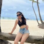Aanchal Sharma Instagram - Salty air, sunkissed hair, and a heart full of happiness☀️❤️