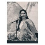Aarya Ambekar Instagram - Full house concert at Nagpur yesterday!!! What a wonderful time performing all new (and a few popular!) Abhangas for the music loving Nagpur audience!! PC- @tejasviewfinder कविवर्य सुरेश भट सभागृह Suresh Bhat Sabhagruh