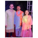 Aarya Ambekar Instagram - Such an honor to have gotten to share the stage with respected Jayteerth ji and Rahul dada yesterday in Pune!! Unforgettable experience to have sung Baje re muraliya and Bhagyada laxmi with Jayteerth ji, being his admirer and fan since childhood!!😇🙏🏻🧿⚫ . . . ___ #aaryaambekar #rahuldeshpande #jayateerthmevundi #liveconcertspune #lokmattichaganpati #lokmatnaadganesh Mahalaxmi Lawns Karve Nagar Pune