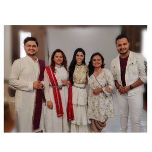 Aarya Ambekar Instagram - #GratitudePost 
Yesterday was @zeemarathiofficial SRGMP L'il Champs' Grand Finale. This entire schedule has been such a learning experience in itself that its impossible to note it down in words!
Also, can't help but offer my gratitude to a few people here today.

First of all, a big THANK YOU to #ZeeMarathi, and our super team @sojalsawant tai, Rohan dada, @mogambo_ka_bhatijaaa , @subodherande , Rutvik dada, @ambarhadap dada, Yogesh dada and everyone in Zee Marathi for believing in me and for deeming me fit for the role of a #Mentor/Judge. 
Thank you for being so understanding and letting go of whatever minor differences that arose!!

Must thank our senior most team of SRGMP, our very own Rajan sir, Rane sir, Guru sir, Kamlesh dada and all the musician dadas for always being so encouraging and being by my side always. 

A huge thank you to the ones who made me look beautiful - my pretty designer Shraddha, Anvi India, my make-up dadas Amit dada, Shinu dada .. hair tai Saroj.

Thanks to Sanjay dada for clicking beautiful pics of me and mainly for sending it on time so I could post those on time..!!!😁😁

Thank you to my social media family... especially alll the admins of my fan pages..for not just opening the fanpages, but also, for being active and posting content even more consistently than me!!! 
Thank you to all the fans, well wishers as well as all the brilliant memers for making me a part of the meme-world and posting such cute memes!!!

Thank you Ponkshe kaku for  उत्तम घरगुती जेवण, हट्ट पुरवणे and खुप लाड😄while our stay in Mumbai.

And last but not the least, thank you to my pretty fav co-judges for being my constants in real sense. Couldn't have done without you all!!❤️❤️
Cheers!!
.
.
.
___
#aaryaambekar #zmlilchamps #judge #jury #mentor #newrole #learningprocess #incrediblejourney #aaryaswords #aaryabani😁 #aaryawrites