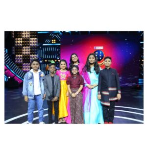 Aarya Ambekar Instagram - #GratitudePost 
Yesterday was @zeemarathiofficial SRGMP L'il Champs' Grand Finale. This entire schedule has been such a learning experience in itself that its impossible to note it down in words!
Also, can't help but offer my gratitude to a few people here today.

First of all, a big THANK YOU to #ZeeMarathi, and our super team @sojalsawant tai, Rohan dada, @mogambo_ka_bhatijaaa , @subodherande , Rutvik dada, @ambarhadap dada, Yogesh dada and everyone in Zee Marathi for believing in me and for deeming me fit for the role of a #Mentor/Judge. 
Thank you for being so understanding and letting go of whatever minor differences that arose!!

Must thank our senior most team of SRGMP, our very own Rajan sir, Rane sir, Guru sir, Kamlesh dada and all the musician dadas for always being so encouraging and being by my side always. 

A huge thank you to the ones who made me look beautiful - my pretty designer Shraddha, Anvi India, my make-up dadas Amit dada, Shinu dada .. hair tai Saroj.

Thanks to Sanjay dada for clicking beautiful pics of me and mainly for sending it on time so I could post those on time..!!!😁😁

Thank you to my social media family... especially alll the admins of my fan pages..for not just opening the fanpages, but also, for being active and posting content even more consistently than me!!! 
Thank you to all the fans, well wishers as well as all the brilliant memers for making me a part of the meme-world and posting such cute memes!!!

Thank you Ponkshe kaku for  उत्तम घरगुती जेवण, हट्ट पुरवणे and खुप लाड😄while our stay in Mumbai.

And last but not the least, thank you to my pretty fav co-judges for being my constants in real sense. Couldn't have done without you all!!❤️❤️
Cheers!!
.
.
.
___
#aaryaambekar #zmlilchamps #judge #jury #mentor #newrole #learningprocess #incrediblejourney #aaryaswords #aaryabani😁 #aaryawrites
