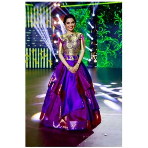 Aarya Ambekar Instagram - #SRGMPweek02 
Folk Music Special episode!!!
जागर लोकसंगीताचा!!
PC - @sanjaymandre
.
.
.
___
#aaryaambekar #zeemarathi #srgmplilchamps #zmlilchamps #juries #mentors #newrole #keepblessing #love #ootd #indowestern #indowesterngowns #purplesari #sarigowns ❤️ #aaryainsrgmp #aaryainzmlilchamps #aaryasrgmplilchamps