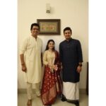 Aarya Ambekar Instagram - Ashadhi Ekadashi 2023..A day I will cherish forEVER!✨ Truly the amount of happiness I've experienced yesterday..singing and listening to Lord Vitthala Abhangas, sharing the stage with the maestro @vijayprakashvp ji (which I'm still finding hard to believe!) and having such dignitaries in the audience..is just unparalleled!!⚫🧿 . . . Outfit designed by: @srujana_by_ruttuja Delhi, India