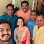 Aarya Ambekar Instagram - Honored to have gotten to perform at yet another function associated with our beloved Lataji.😇🙏🏻 Performed at the inaugration function of Lataji's photography book "..and she clicked". Got showered with blessings and love from dear Usha ji, Meena ji and Sureshji.😇🙏🏻