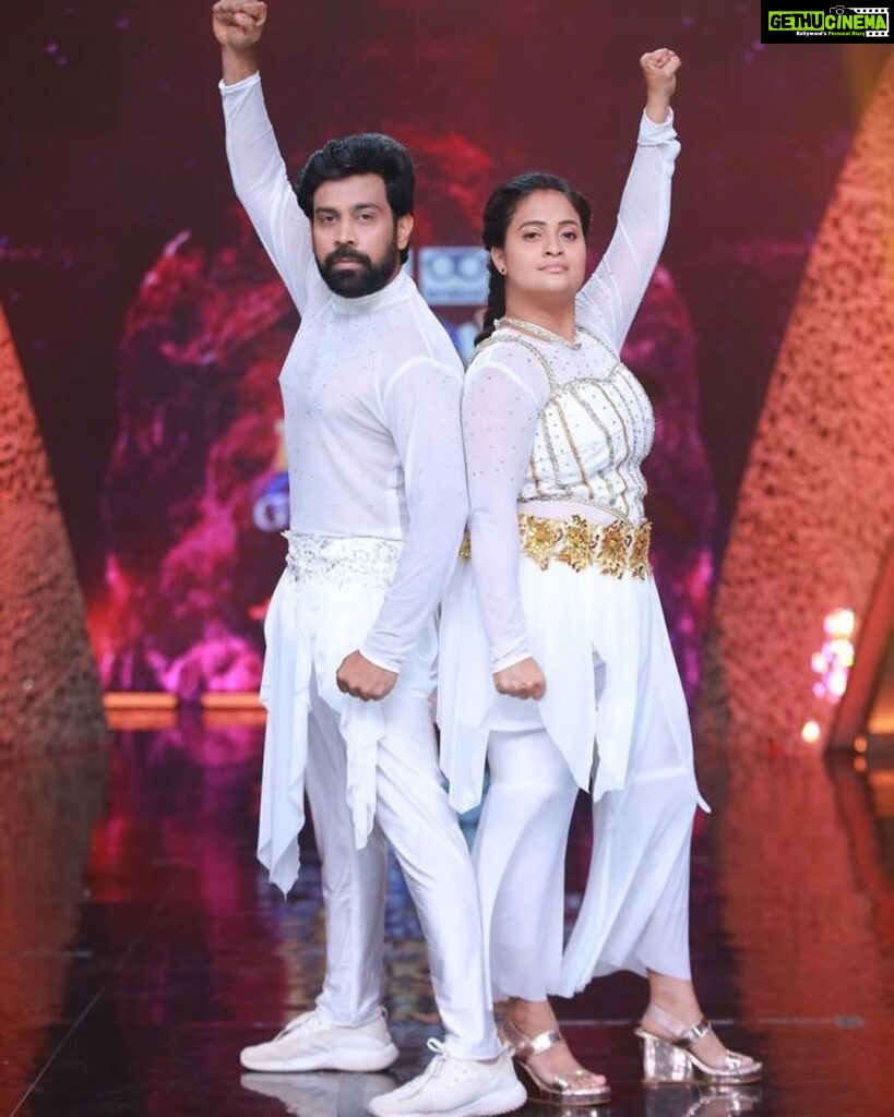 Aata Sandeep Instagram - Don’t Miss to watch our “5 Elements” Dance act on Neethone Dance Grand Finale this 27th,Sunday at 6:00pm on your favourite channel @starmaa @endemolshineind #NeethoneDance #GrandFinale #GuessTheWinner