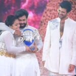 Aata Sandeep Instagram – Jyothi this is for you♥️Here is the “Neethone Dance Title🏆 
Can’t just only thank my teachers @radhanair_r mam @tarunmaster @sadaa17 garu♥️ you people are inspiration to me and jyo🙏🙏🙏
Thank you so much THE @thedeverakonda ♥️
Special thanks to my choreographers @wong.choreographer @harinathshankar 
My loads of hugs to @sreemukhi 
@springseenu(Bro) love u so much and thanks for your immersive support ra,Cup Mukyam Biguluu🏆
My entire thanks to @endemolshineind @mudit_ig sir @Tabbymam @insghtlinford @rajeshwariprasad_ @simranpoojari_ @rani @dada @shettybro @kaushiki 
Thanks to my team @team_aatasandeep (dancers) 
Thanks to my mother @devitamarapalli for supporting me and Jyothi and taking care of Lekhan love u amma ♥️♥️
Thanks to my make up Artist @sree_bridal_makeovers 

#NeethoneDanceTitleWinner #SandeepJyoti