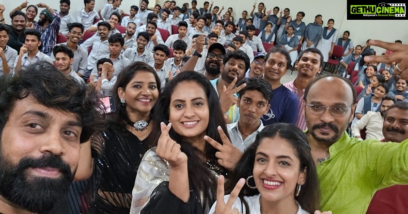 Aata Sandeep Instagram - Thank you KBN degree collage for showering so much of love on us♥️ Love You Too Promotions at KBN Degree collage. K.B.N. College , Vijayawada