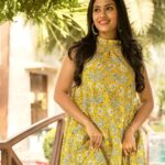 Aayushi Dholakia Instagram - yeh gaana aur yeh garmi, kaafi high chal rahi hai🌻☀️ . . . . . . . Wearing- @studioanaykaa Clicked by- @harshzala_dop HMU- @the_mirrored #ootddaily #ootdideas #ootd #summerfashion #wearingtoday #fashionforher