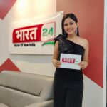 Aayushi Dholakia Instagram - Ever since I started hosting I always wanted to try on the shoes of a news anchor and I am honoured enough to have received an opportunity from @bharat24liv @firstindianews who invited me to host on their Special- ‘The JC Show’🗞️💗 I was in awe of the entire live production and the studio and am thankful for the experience🙏🏻 @iamnikhilanand @missteenint I will say this loud that my journey post-passing the crown has really helped me shape and explore various avenues which I never even thought of. Thank you for always pushing me and giving me chances that bring out the best in me🫶🏻♥️ . . . . . #hosting #eventhost #host #livetv #tvhost