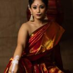 Aayushi Dholakia Instagram - कसा आहे⚜️ . . . . . HMU- @plumzstudio Clicked by- @wanderingwithdreamer #indoorphotoshoot #photomodels #fashionshoots #modelinglife #sareetime #lovesaree #traditionaloutfit