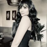 Aayushi Dholakia Instagram - thought to switch things up✂️💥💄🎀 . . . . . . HMU- @vanitapatelmakeovers #todaystyle #fashionvibes #blackoutfit #sundayfeels #weekendoutfit