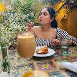 Aayushi Dholakia Instagram - aur uska pehla pyaar🫶🏻🧁 . . . . . #foodforfoodie #eatwithme #instafoodlover #foodposts #foodofinsta